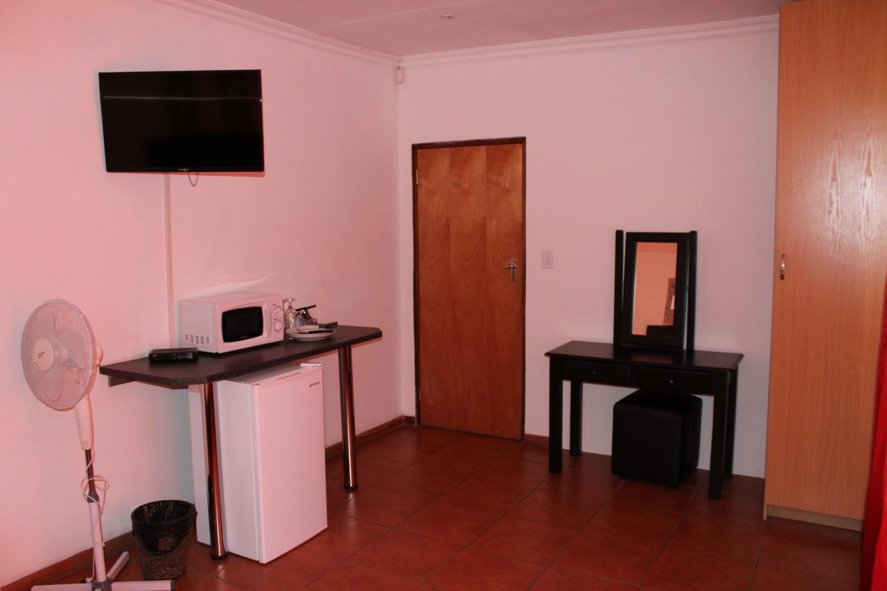 Hotel Bottom Of Boden à Benoni Extérieur photo